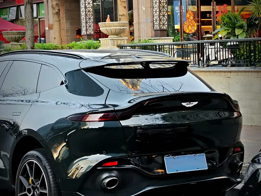 Aston Martin DBX — фото 4