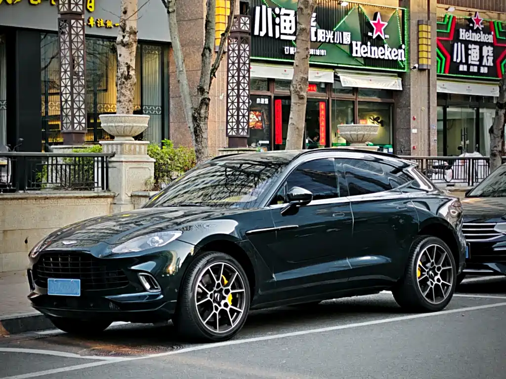 Aston Martin DBX