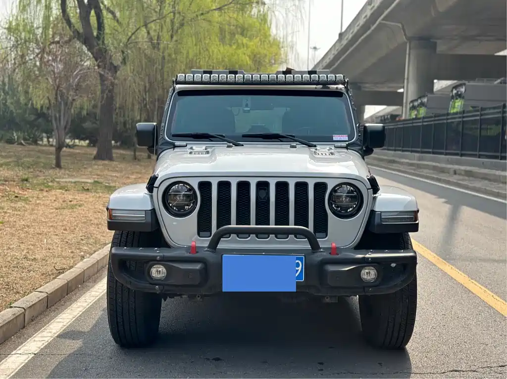 Jeep Wrangler — фото 2