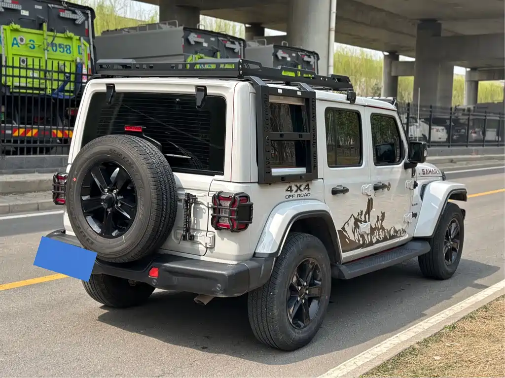 Jeep Wrangler — фото 5