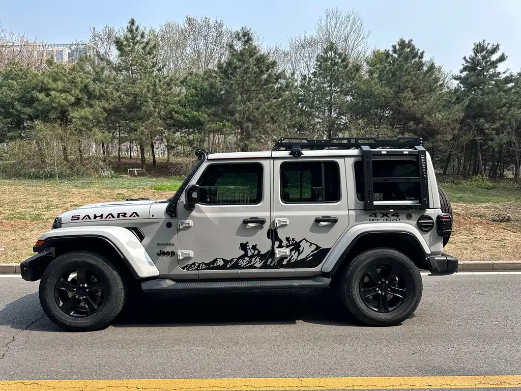 Jeep Wrangler — фото 8