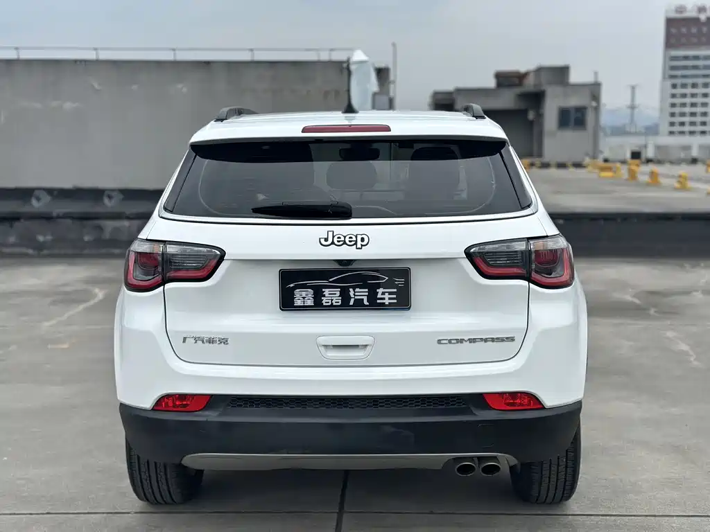 Jeep Compass — фото 5