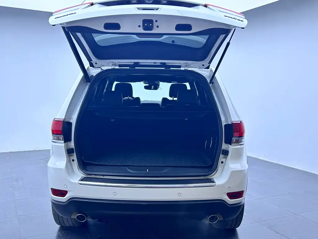 Jeep Grand Cherokee (Import) — фото 20