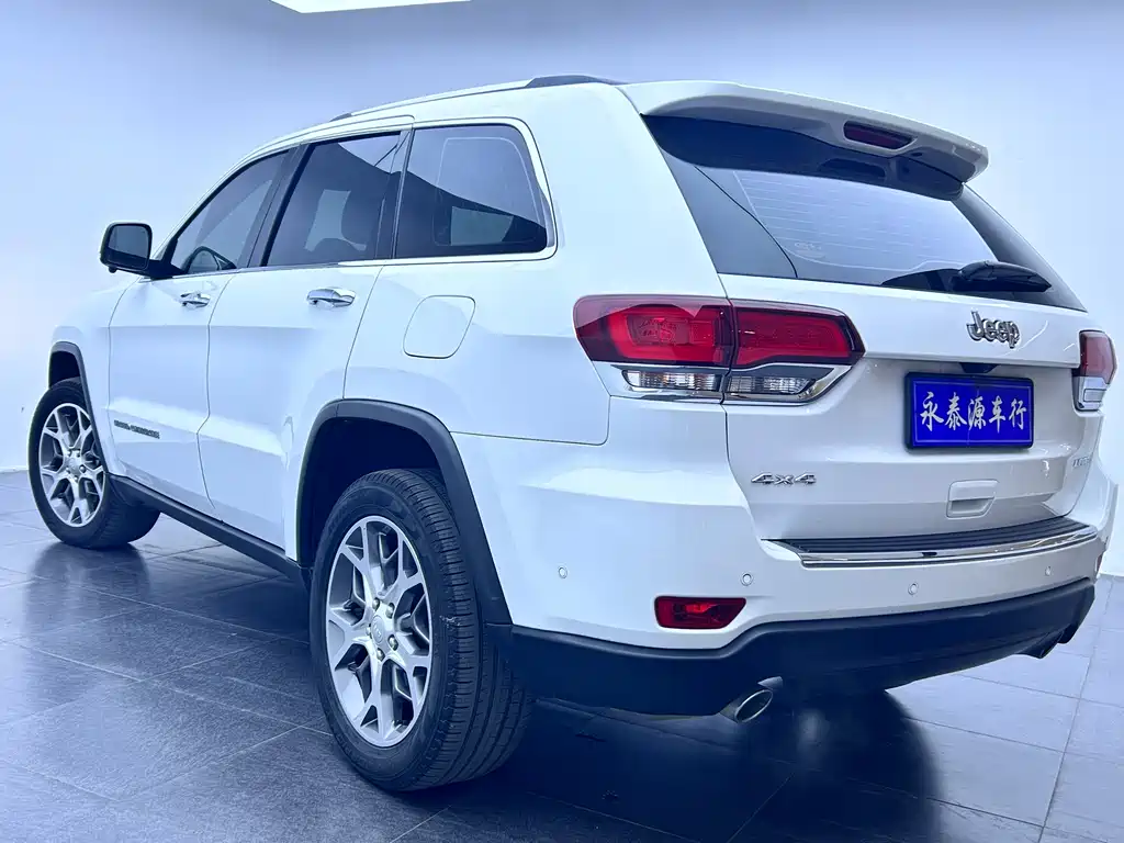 Jeep Grand Cherokee (Import) — фото 6