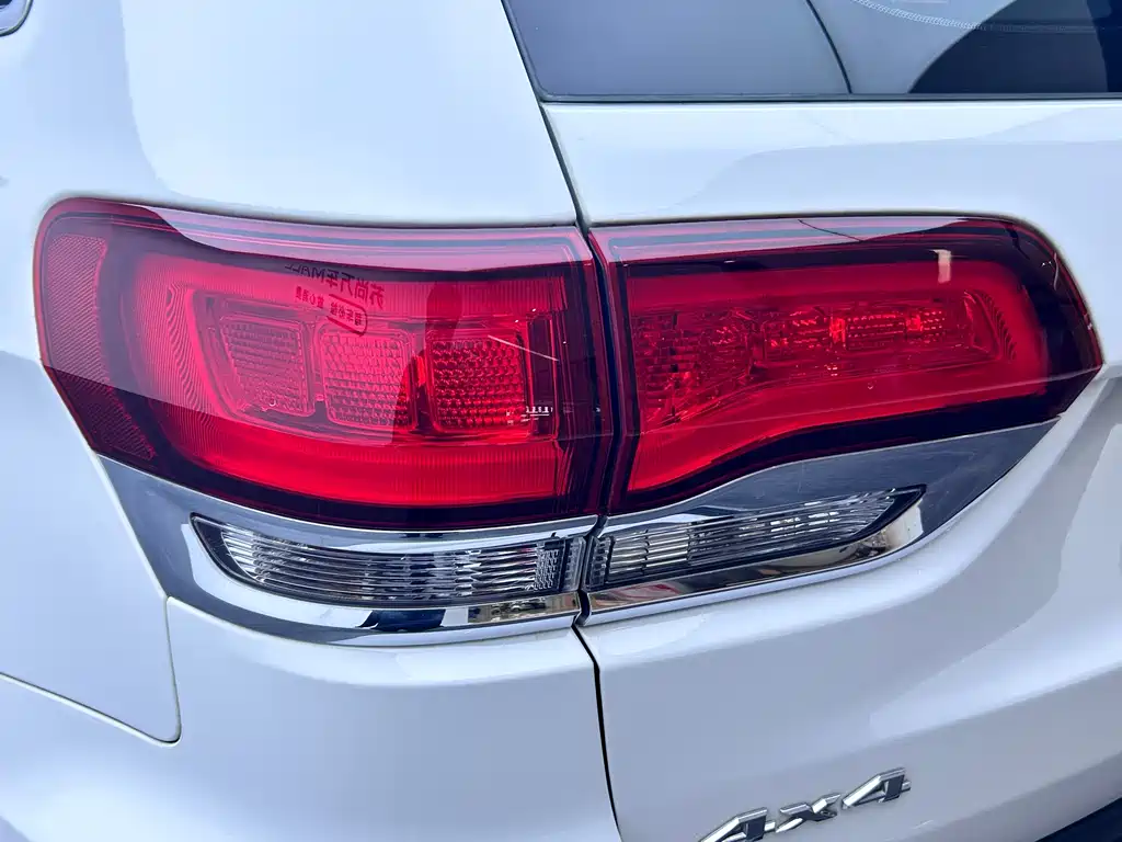 Jeep Grand Cherokee (Import) — фото 10