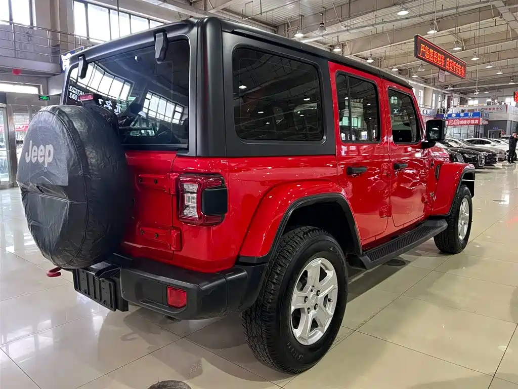 Jeep Wrangler — фото 6