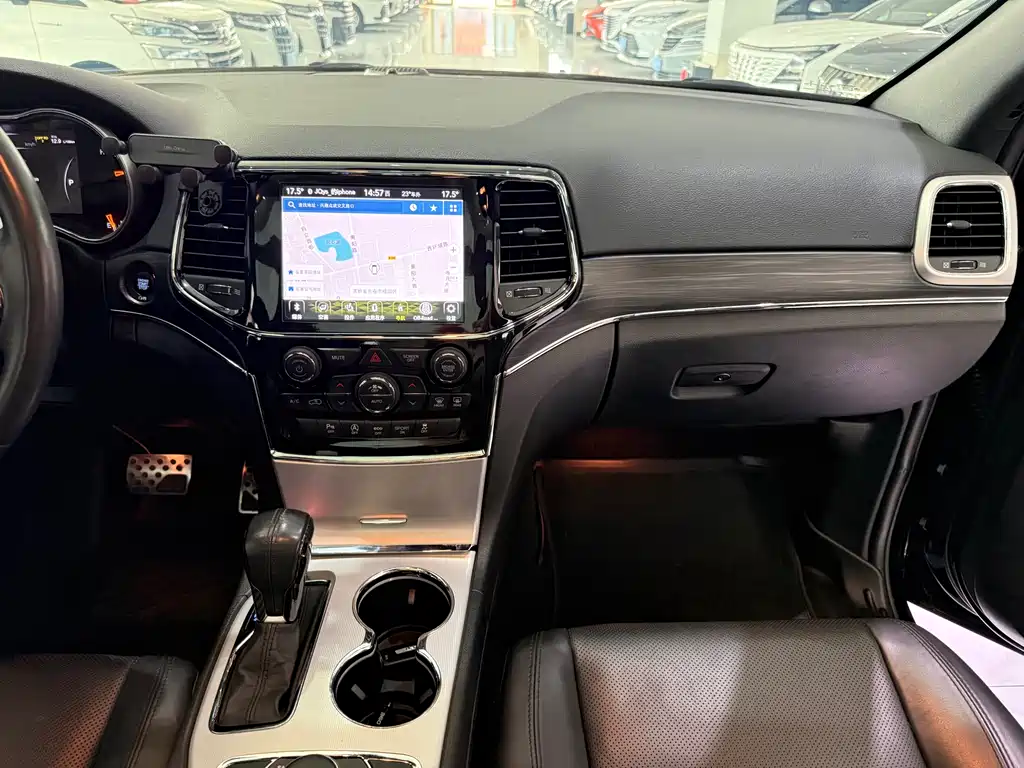 Jeep Grand Cherokee (Import) — фото 14