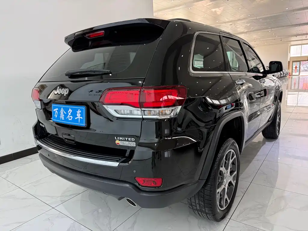 Jeep Grand Cherokee (Import) — фото 20