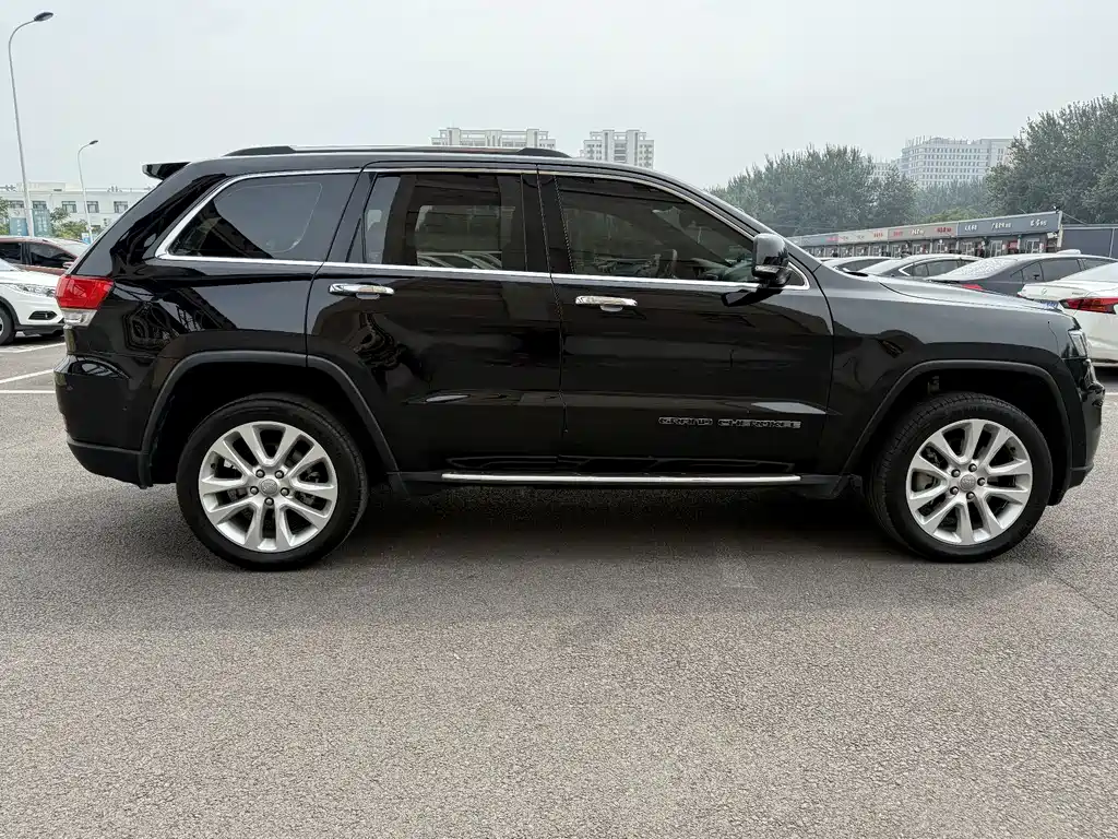 Jeep Grand Cherokee (Import) — фото 8