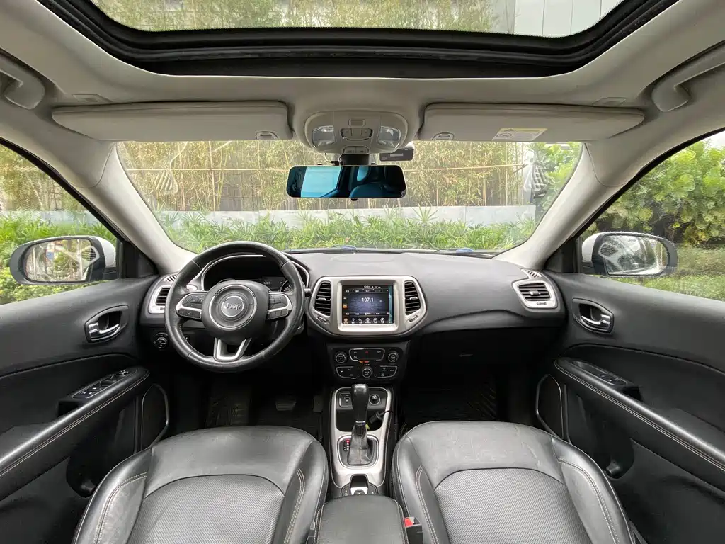 Jeep Compass — фото 6