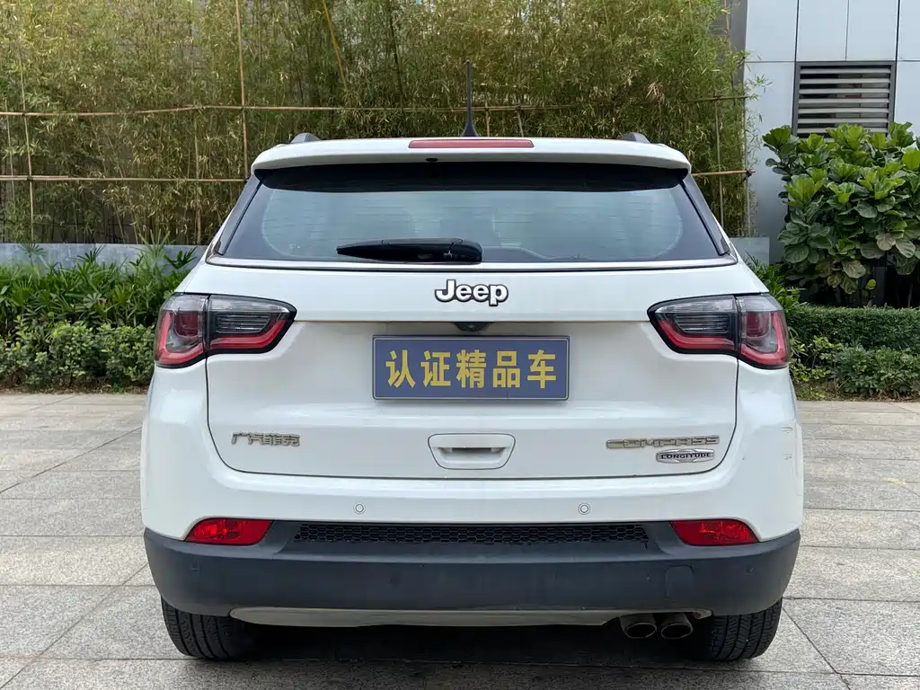 Jeep Compass — фото 9