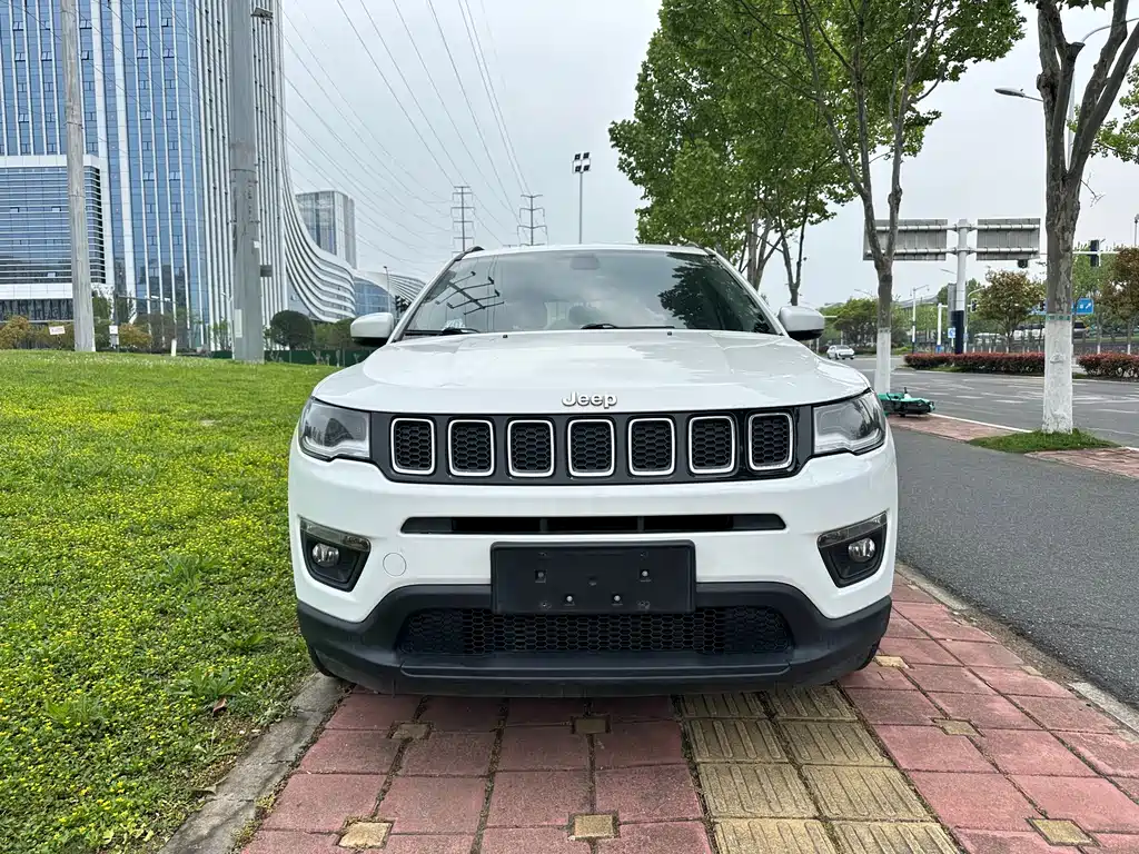 Jeep Compass — фото 2