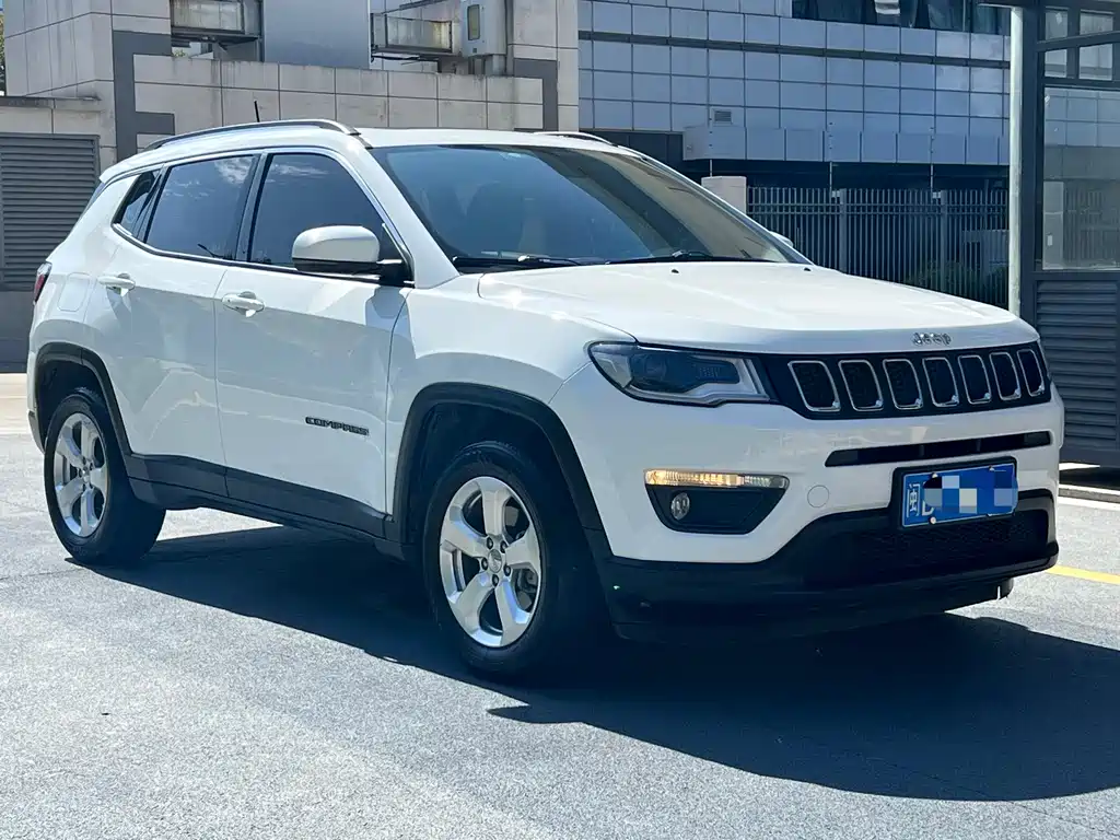 Jeep Compass — фото 2