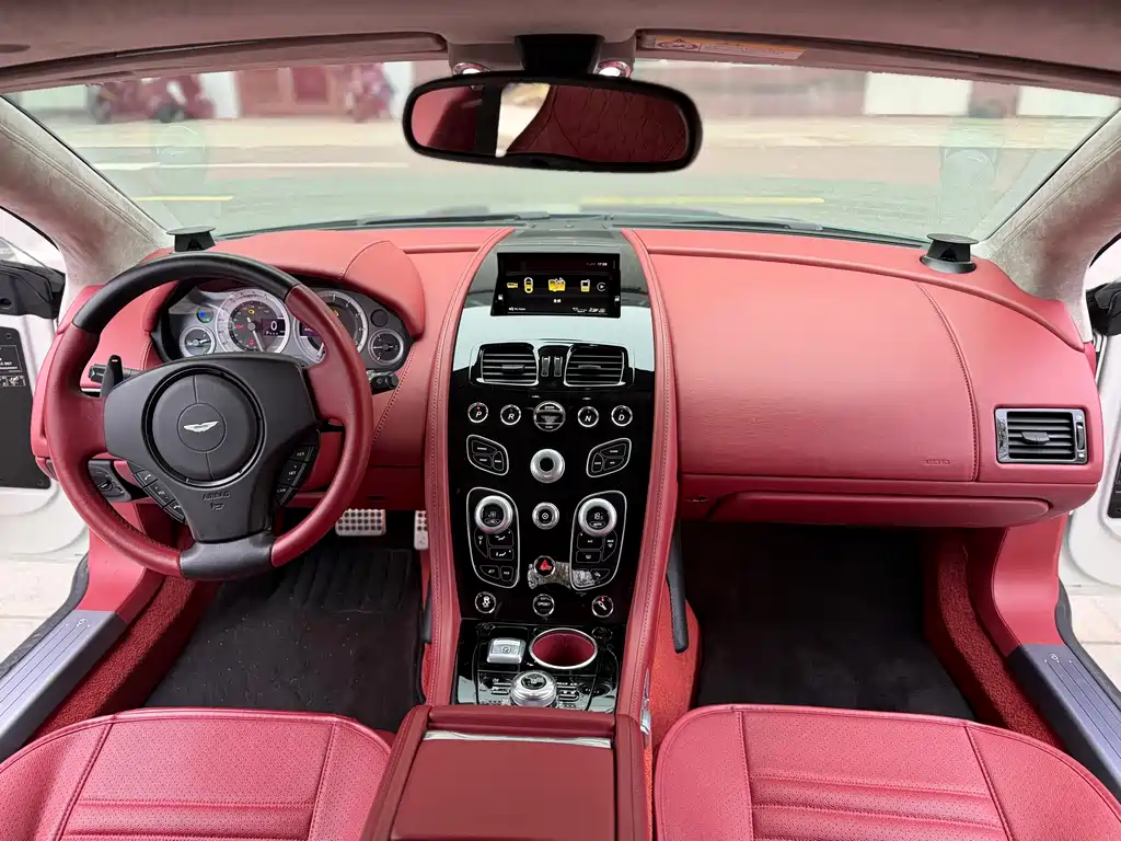Aston Martin Rapide — фото 9