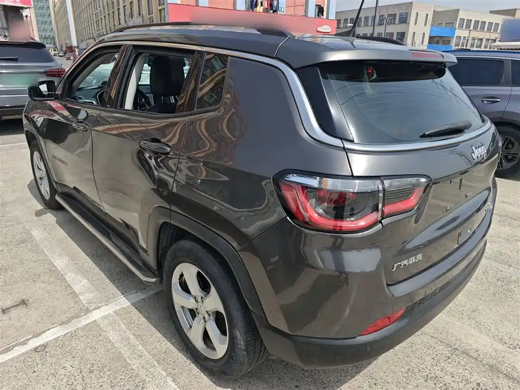 Jeep Compass — фото 23