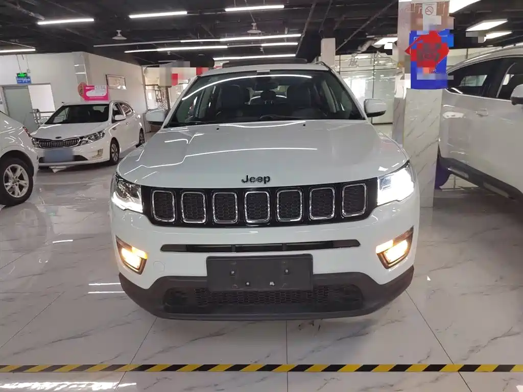 Jeep Compass — фото 3