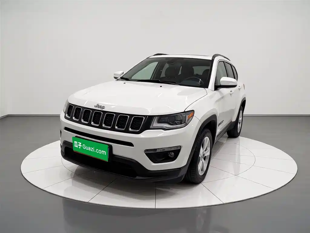 Jeep Compass — фото 2