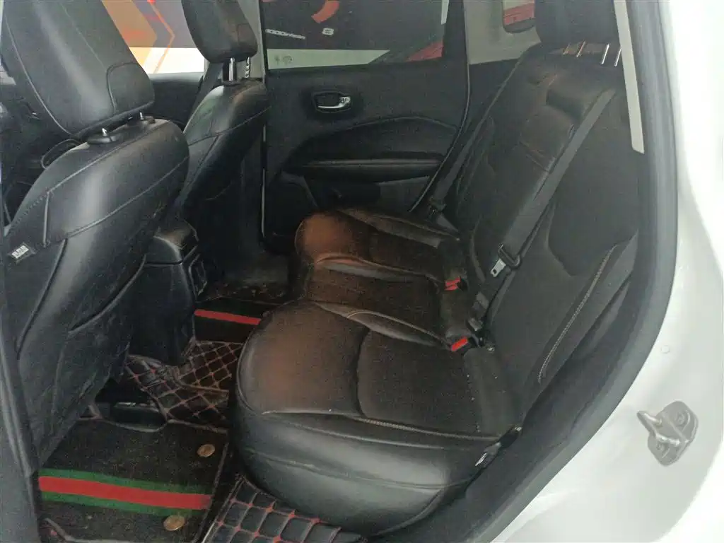 Jeep Compass — фото 17