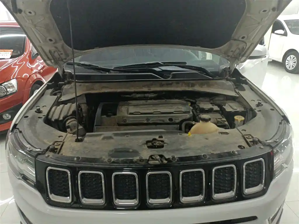 Jeep Compass — фото 20