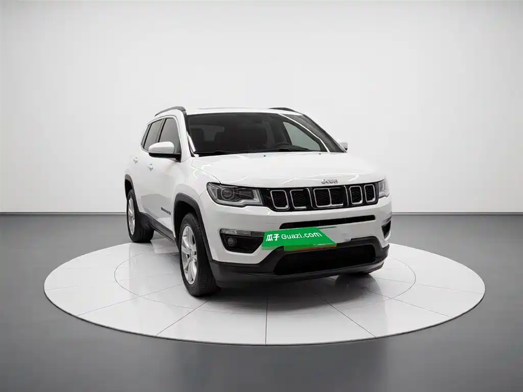 Jeep Compass — фото 4