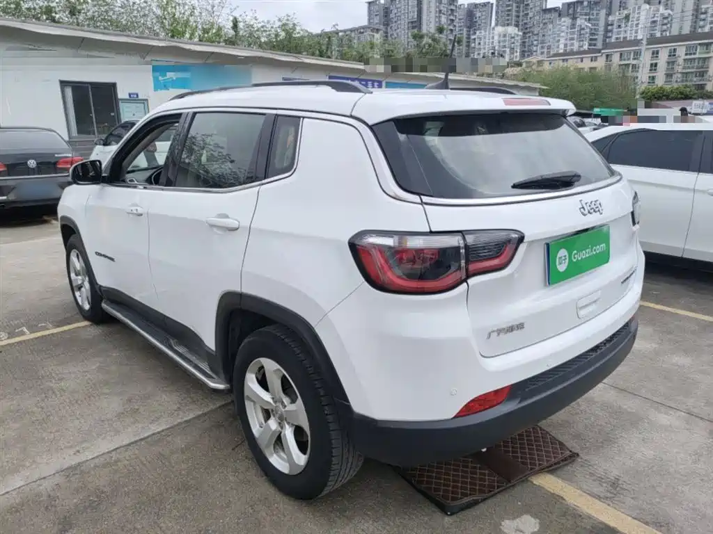 Jeep Compass — фото 5