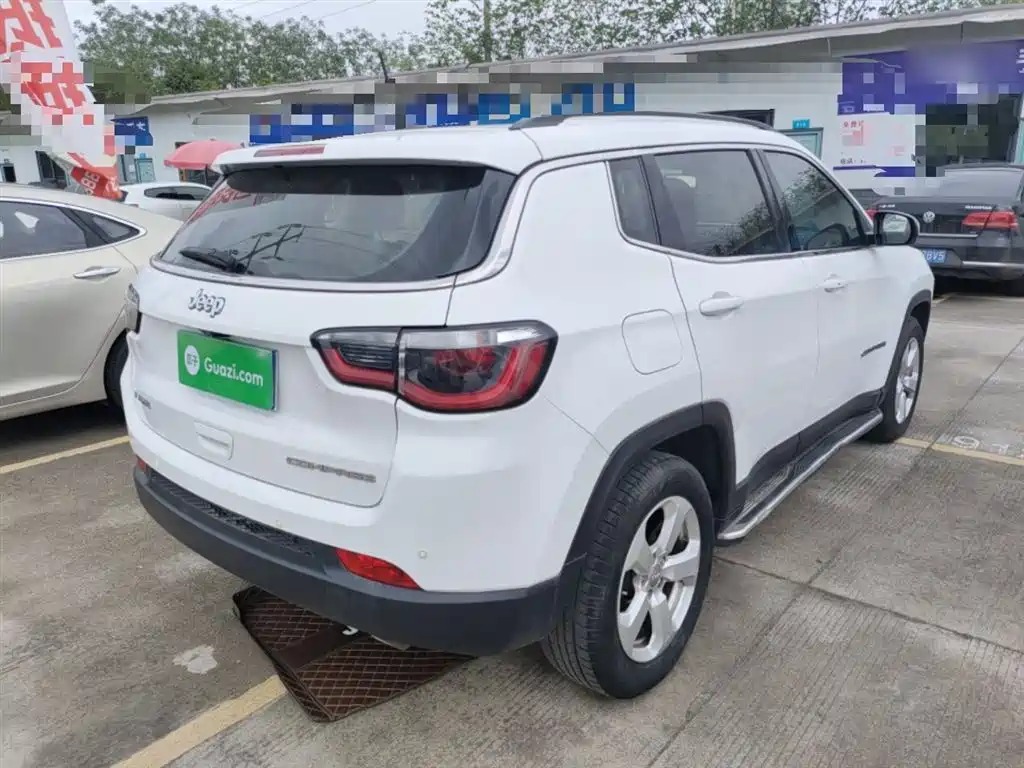 Jeep Compass — фото 7