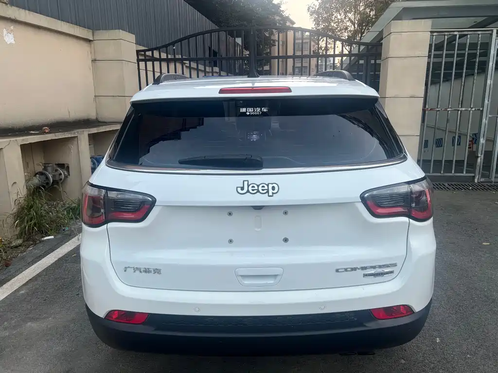 Jeep Compass — фото 3