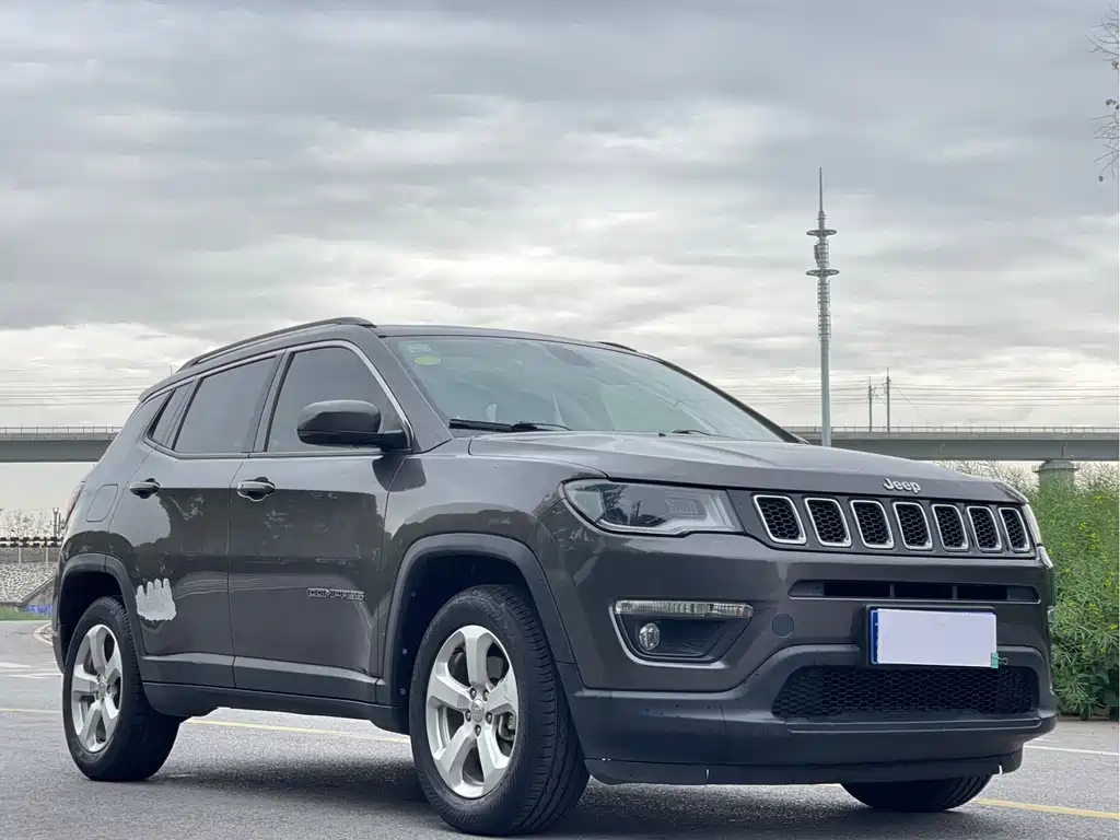 Jeep Compass — фото 3