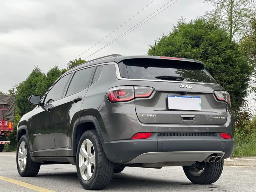 Jeep Compass — фото 5