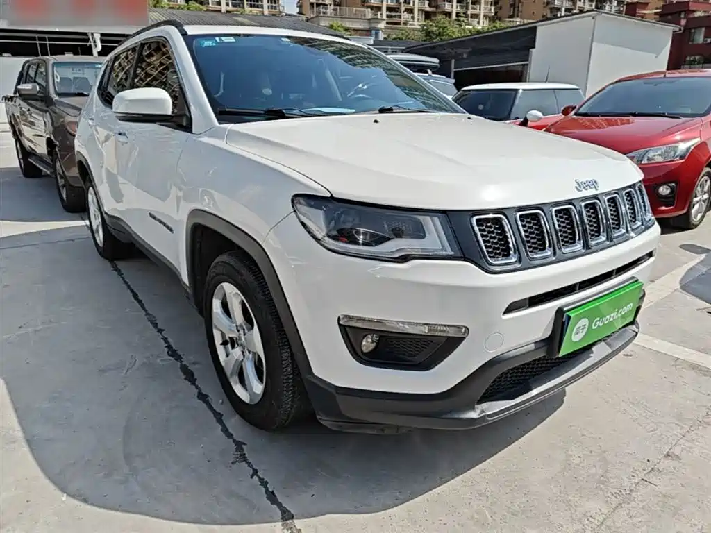 Jeep Compass — фото 4