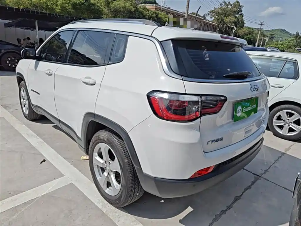Jeep Compass — фото 5