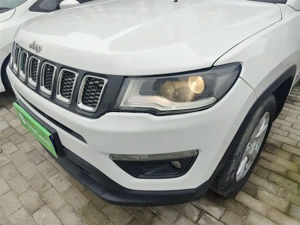 Jeep Compass — фото 3