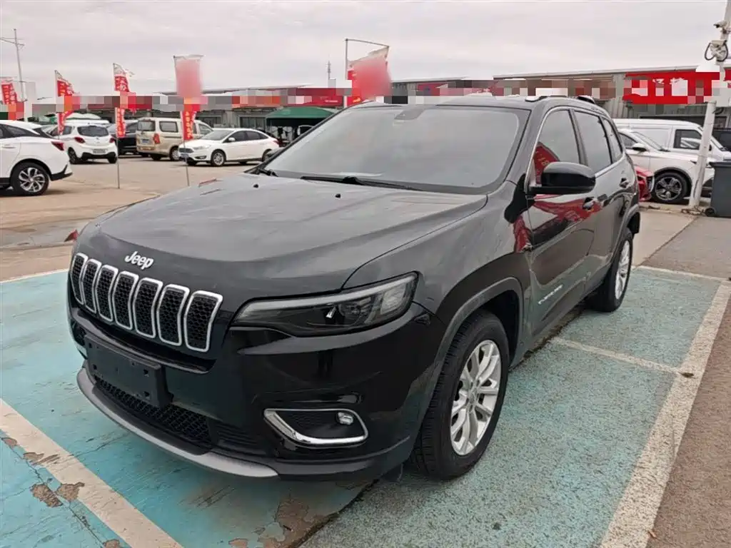 Jeep Cherokee — фото 2