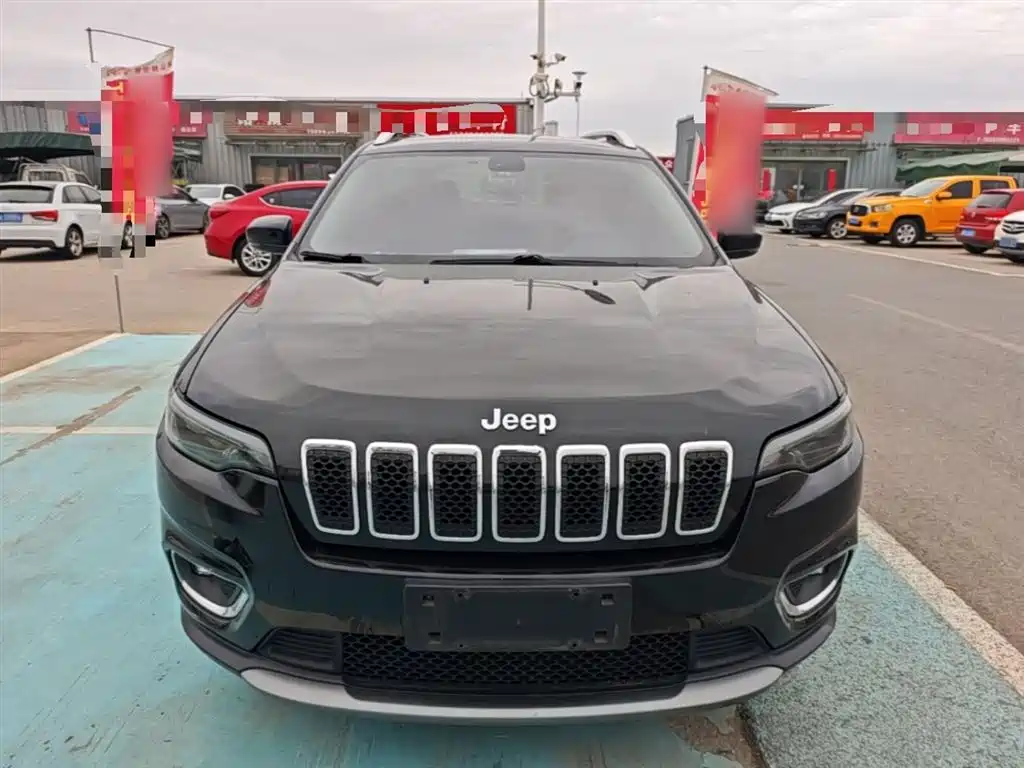 Jeep Cherokee — фото 3