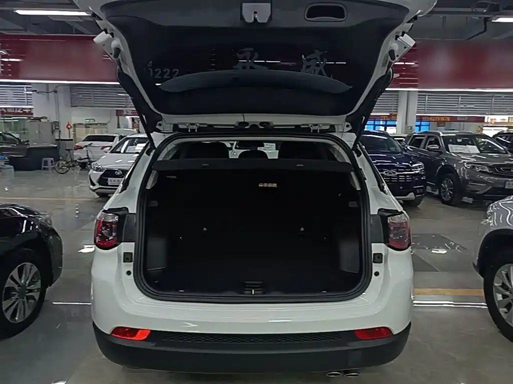 Jeep Compass — фото 19