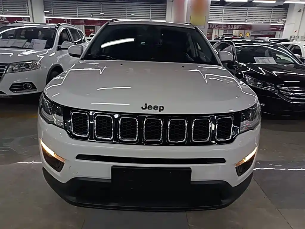 Jeep Compass — фото 3