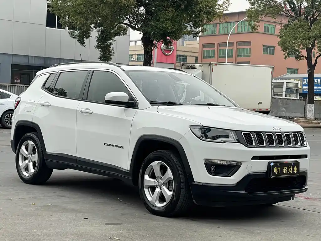 Jeep Compass — фото 3