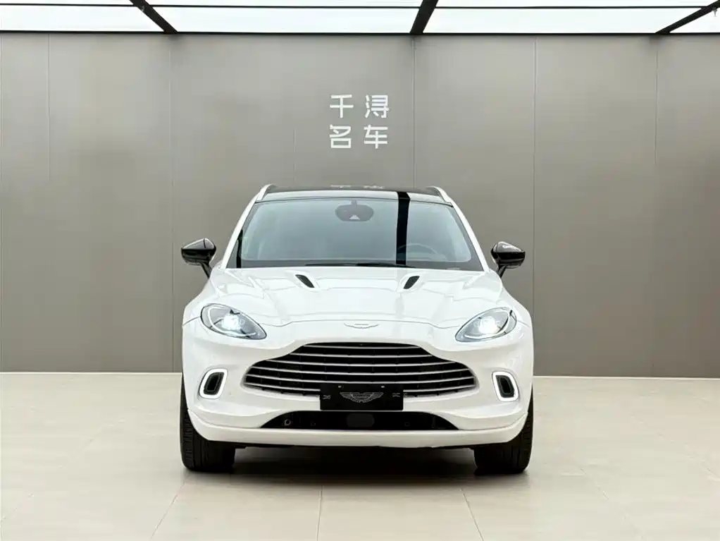 Aston Martin DBX — фото 2