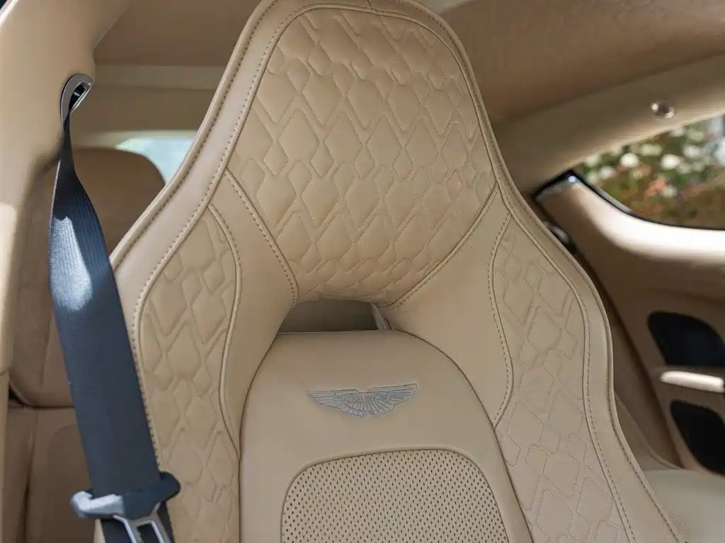 Aston Martin Rapide — фото 18