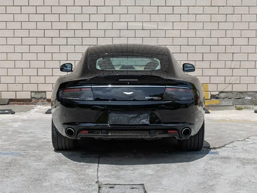 Aston Martin Rapide — фото 5