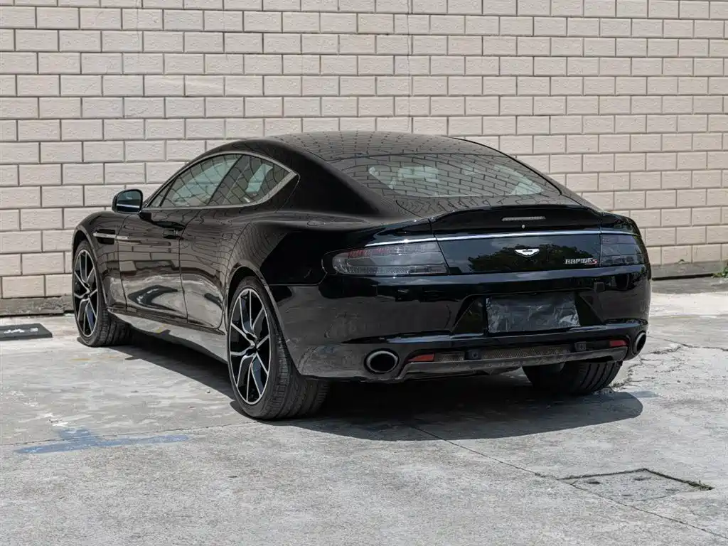 Aston Martin Rapide — фото 6