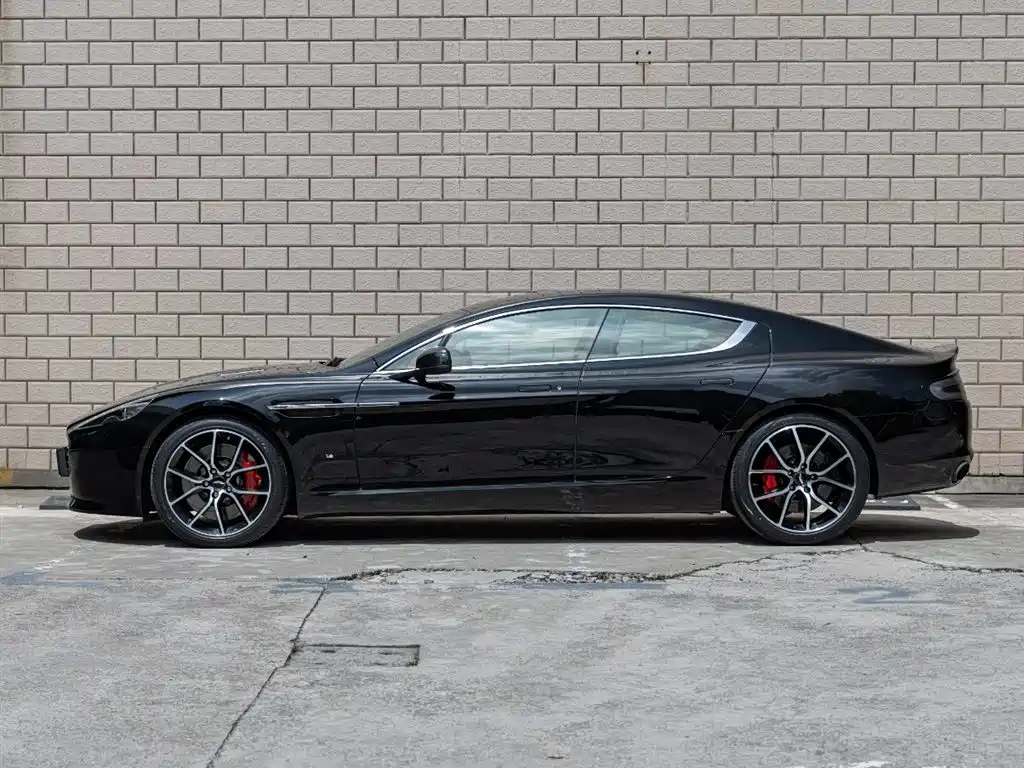 Aston Martin Rapide — фото 7