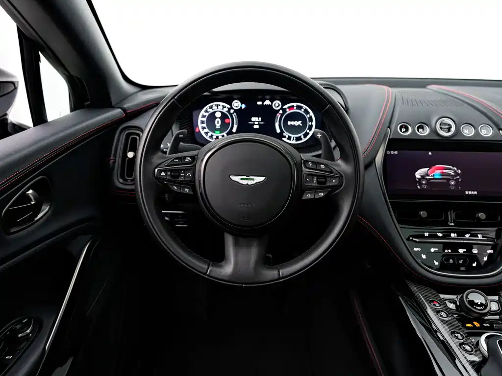 Aston Martin DBX — фото 18