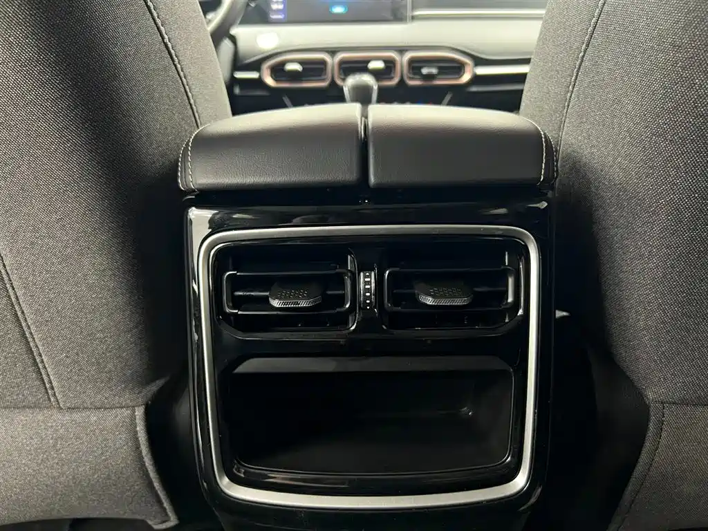 Jetour X70 PLUS — фото 14