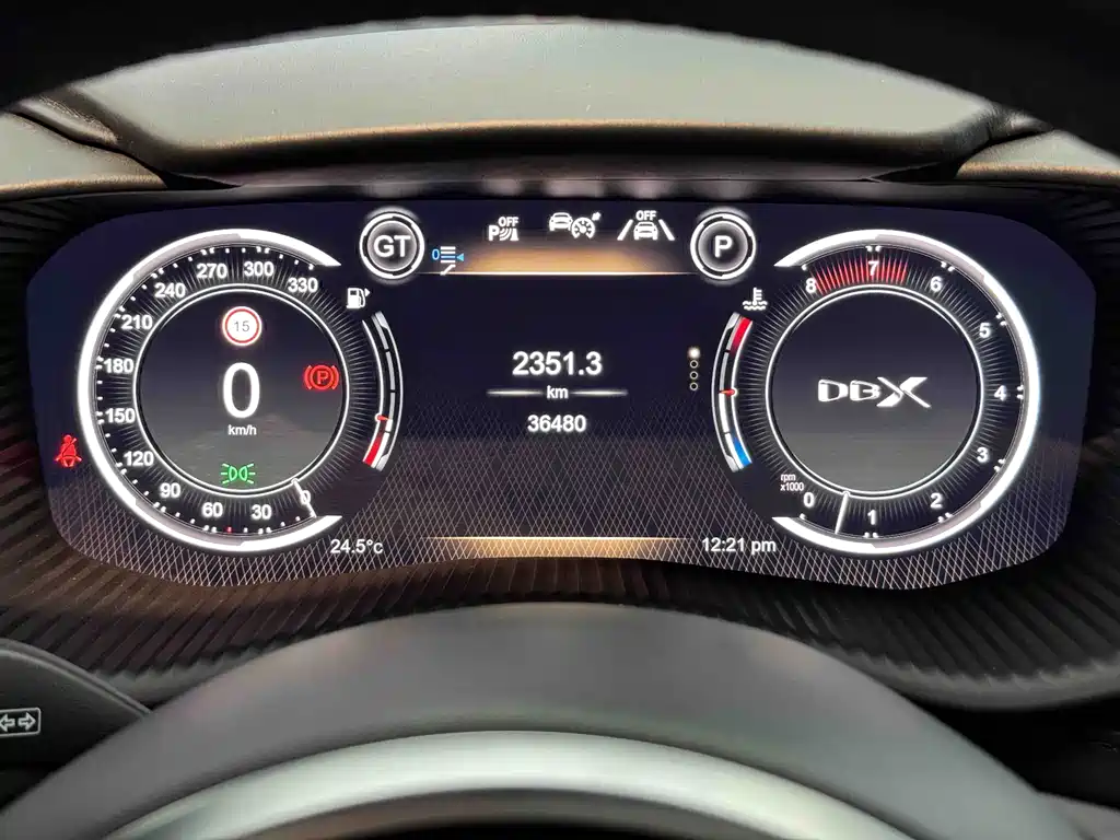 Aston Martin DBX — фото 11