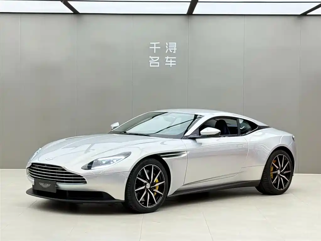 Aston Martin DB11