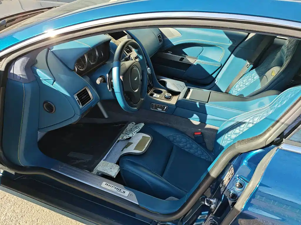 Aston Martin Rapide — фото 9