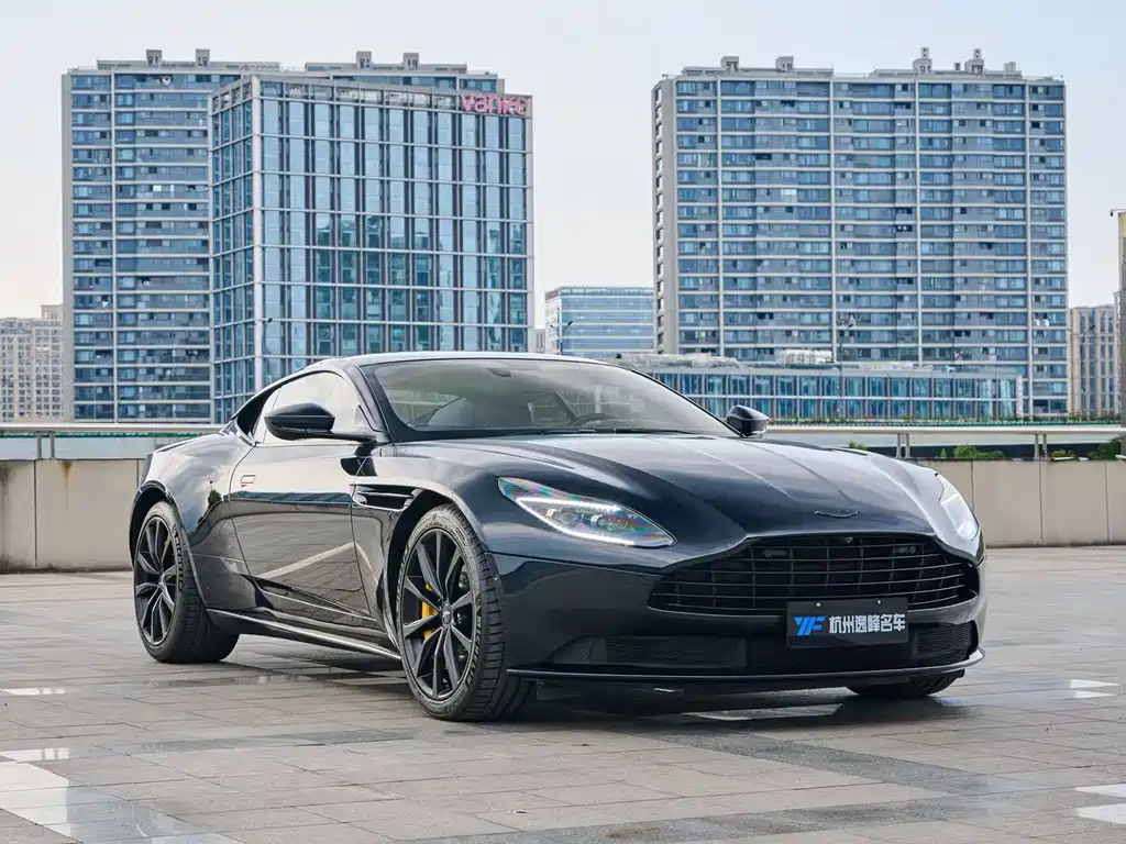 Aston Martin DB11 — фото 3