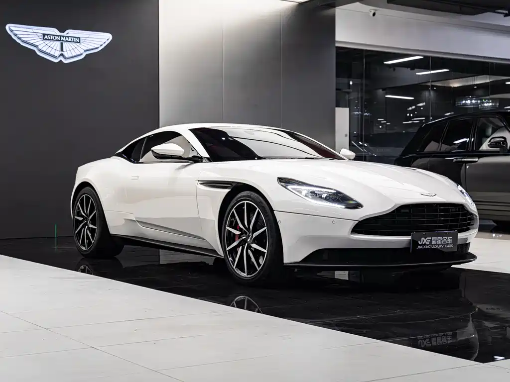 Aston Martin DB11 — фото 3