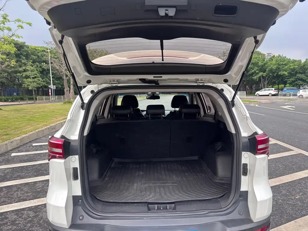 Jetour X70 — фото 10
